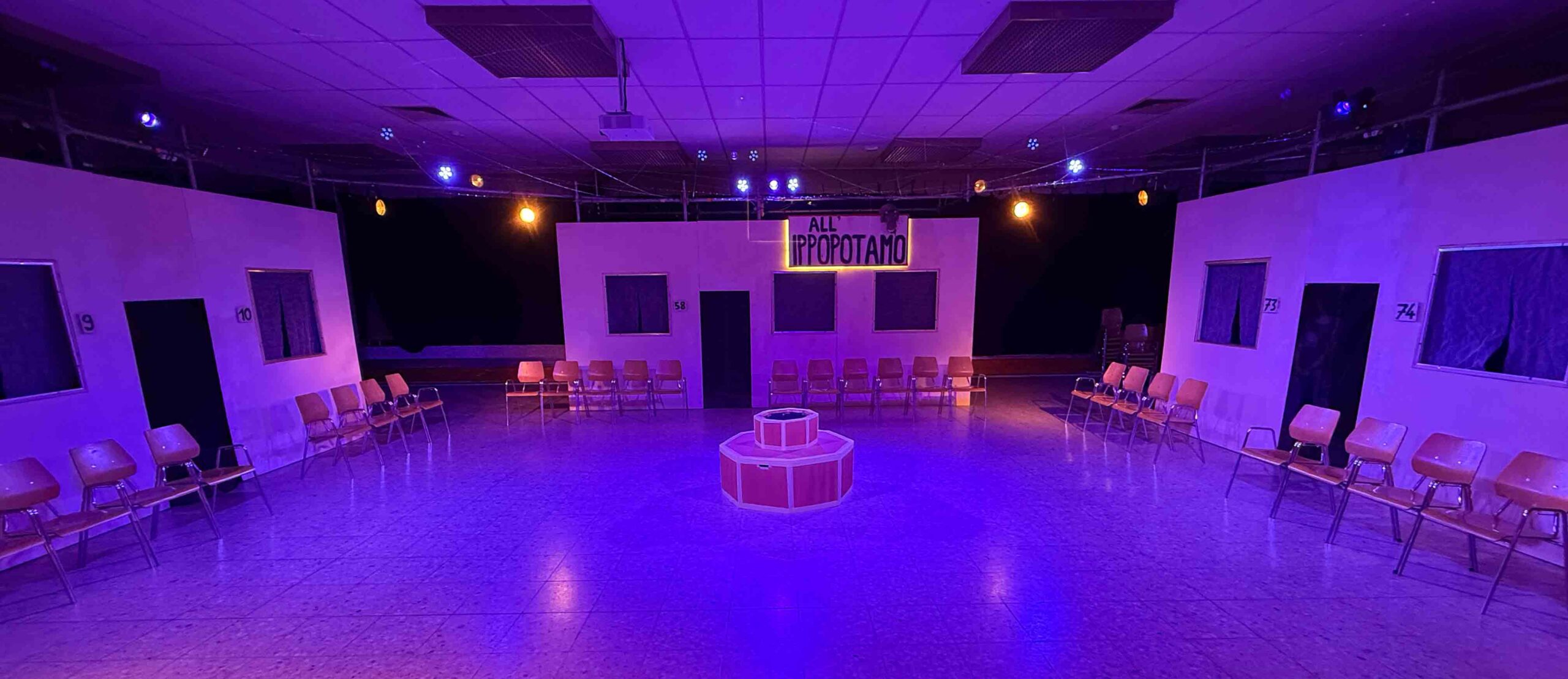 Aufbau Il Campiello Carlo Goldoni, Übersetzt von Peter Turrini. Theater-Ag des Erasmus-Gymnasium Denzlingen, Regie Theater Flügelschuh. Danke an Feser Gerüstbau Denzlingen für die Unterstützung